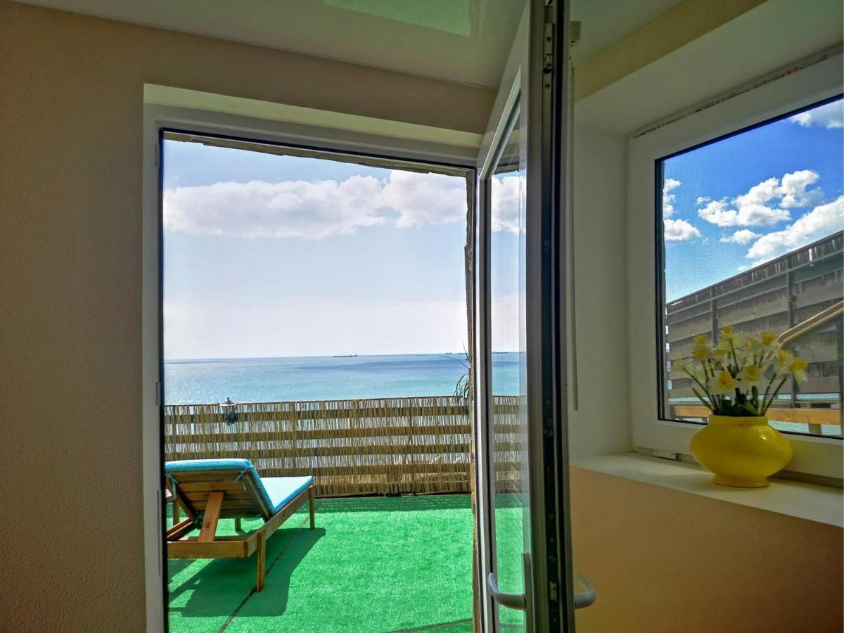 Sea View Apartments Odessa Extérieur photo